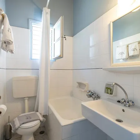 Akroyiali - Ξενοδοχείο με διαμερίσματα