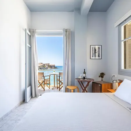 Ξενοδοχείο με διαμερίσματα Akroyiali - 3*