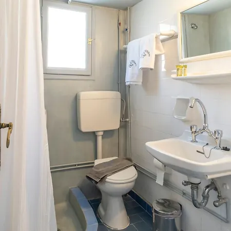 Akroyiali - Yerolimin