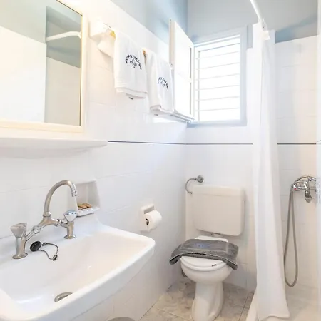 Akroyiali - Ξενοδοχείο με διαμερίσματα