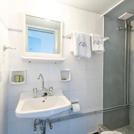 Lägenhetshotell Akroyiali - 3*