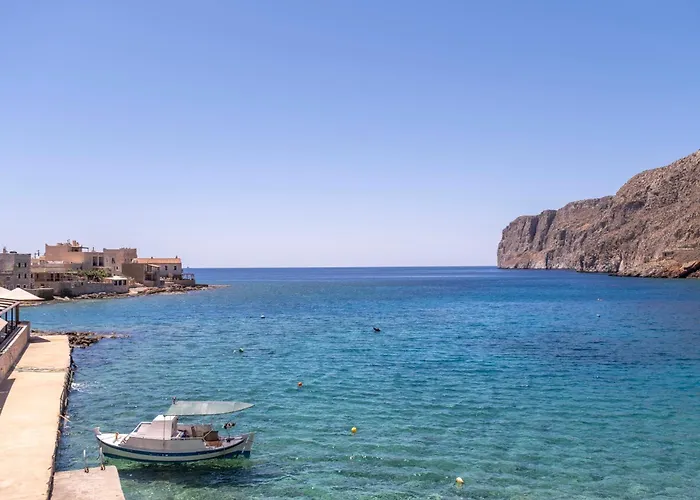 Apart-hotel Akroyiali - Yerolimin