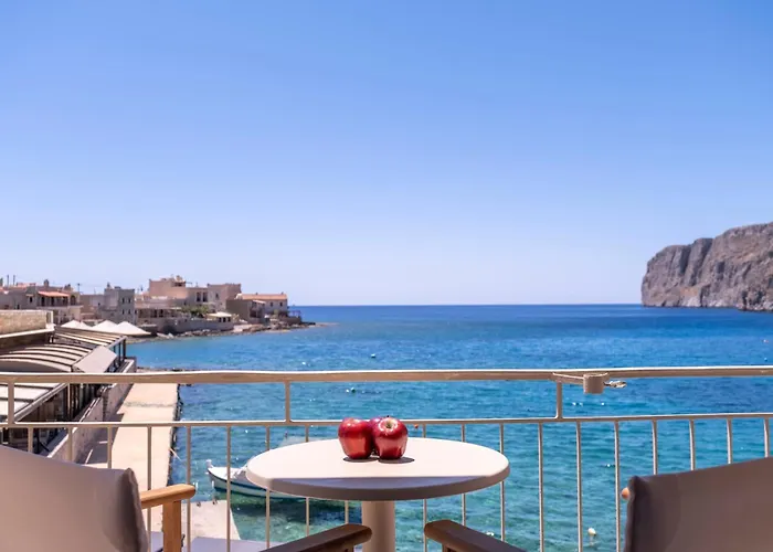 Apart-hotel Akroyiali -